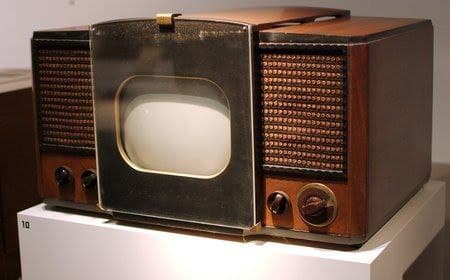 تلویزیون ۱۹۴۶ پیشرفت تکنولوژی از گذشته تا امروز