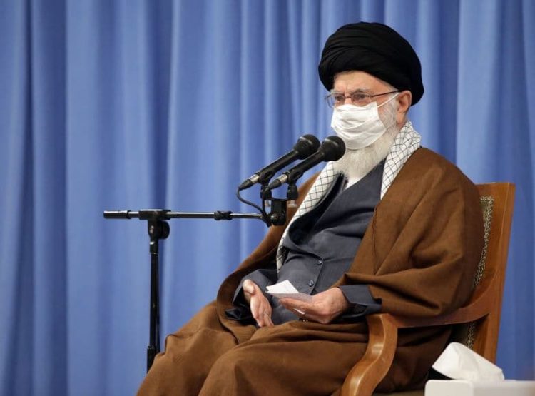 جمعی از فرماندهان و کارکنان نیروی هوایی ارتش با فرمانده کل‌قوا دیدار می‌کنند
