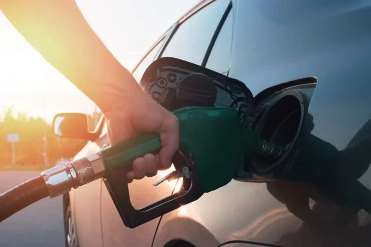 خریداران درست در لحظه آخر به انجام معاملات پنهانی وادار می‌شوند