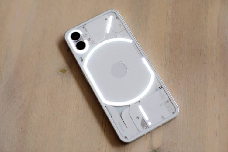 معرفی و بررسی گوشی Nothing phone 1