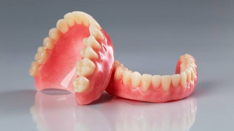 عوارض دندان مصنوعی در جوانی