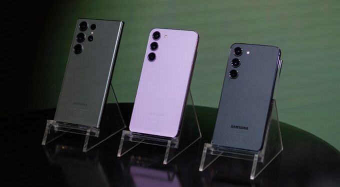 معرفی Samsung galaxy s23 و تمام مدل های آن