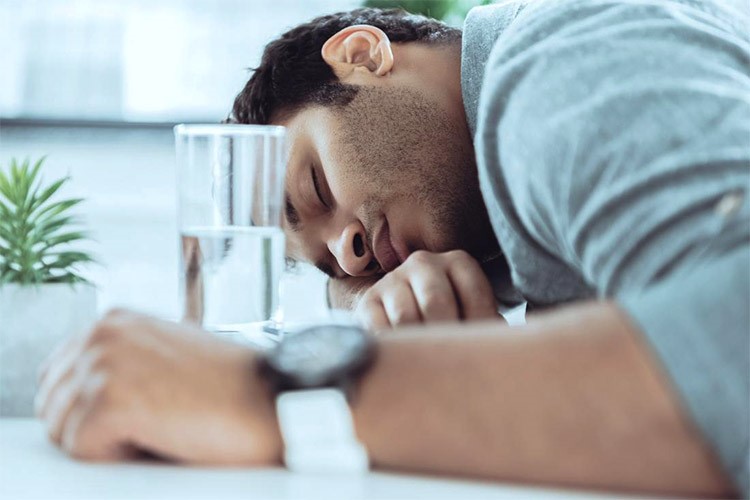 کم ‌آبی بدن، علائم، علل و نکات درمانی