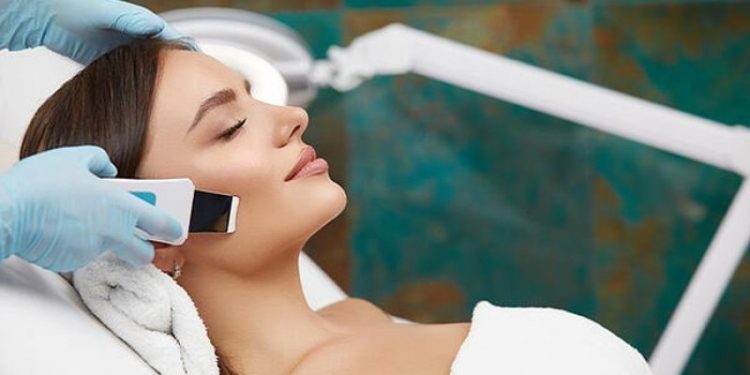 بیشترین و موثرترین خدمات در کدام آرایشگاه فشیال صورت ارائه می‌شود