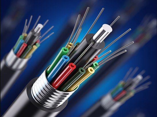 فناوری فیبر نوری چیست؟ کاربردهای فیبرنوری