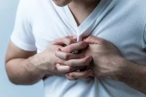 دلایلی که باعث شود درد سینه در مردان به وجود بیاید
