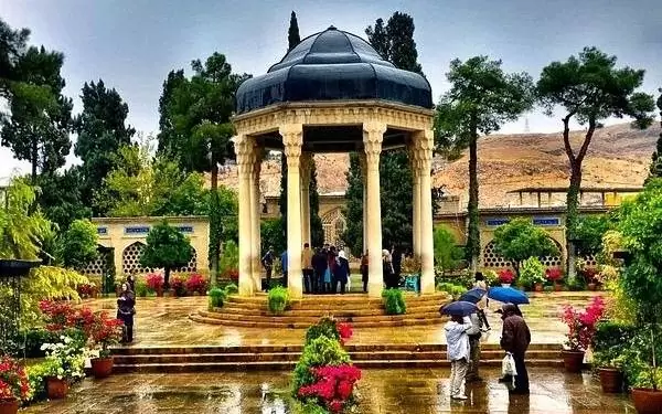 مستر بلیط؛ سفری خاطره انگیز به شیراز با اقامت در هتل چمران