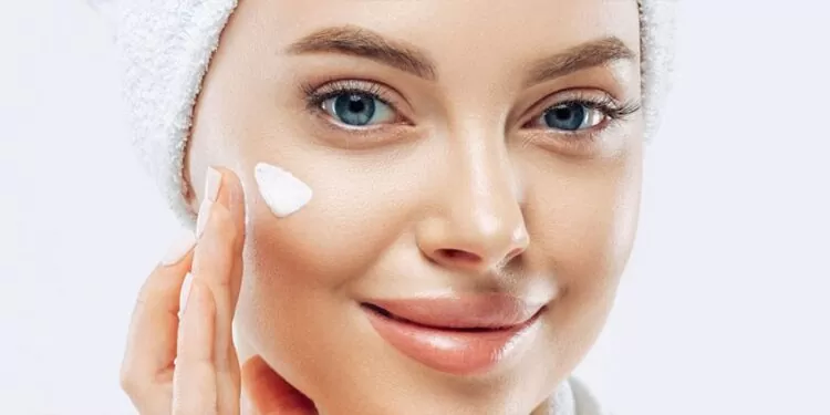 چگونه پوست شفاف داشته باشیم؟ 22 نکته تخصصی برای داشتن پوستی شفاف