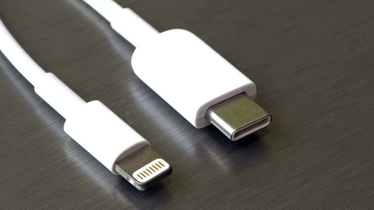 USB-C از سیم تا بی سیم: چگونه استانداردهای سخت افزاری، طراحی موبایل را تغییر خواهند داد؟